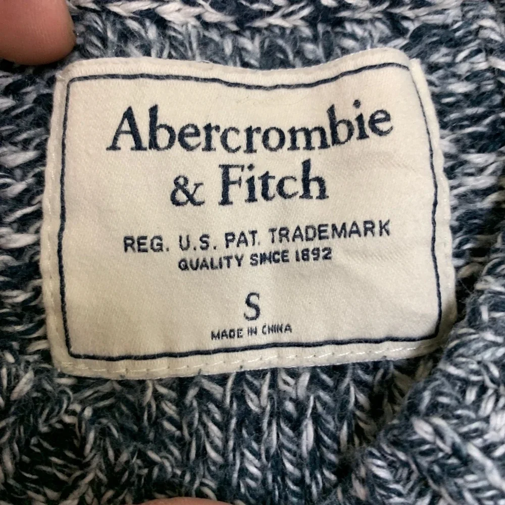Abercrombie & Fitch Sweater Mens Small White Blue Cable Knit Cotton Long Sleeve